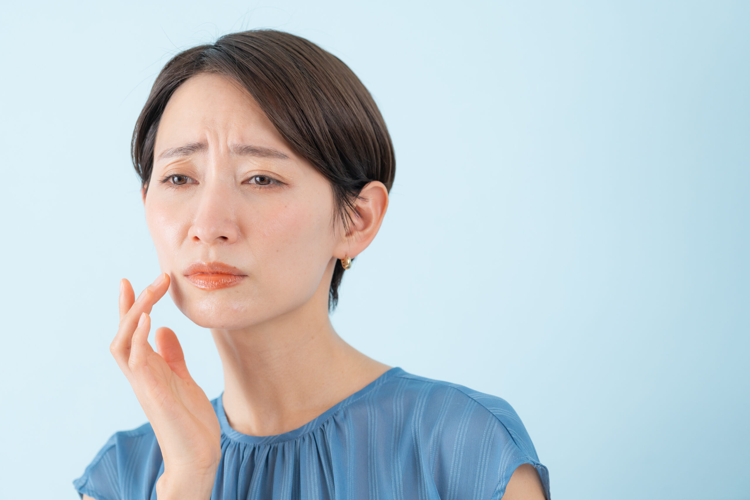 口元のたるみの原因と自分でできる対策